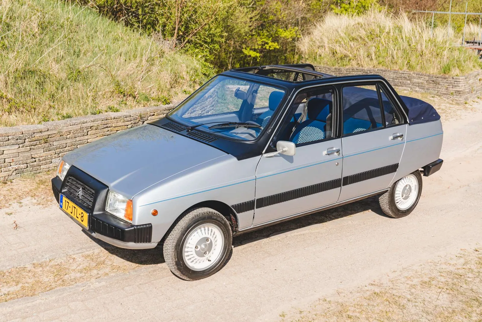 Citroën Visa GTI blanche de trois quarts avant