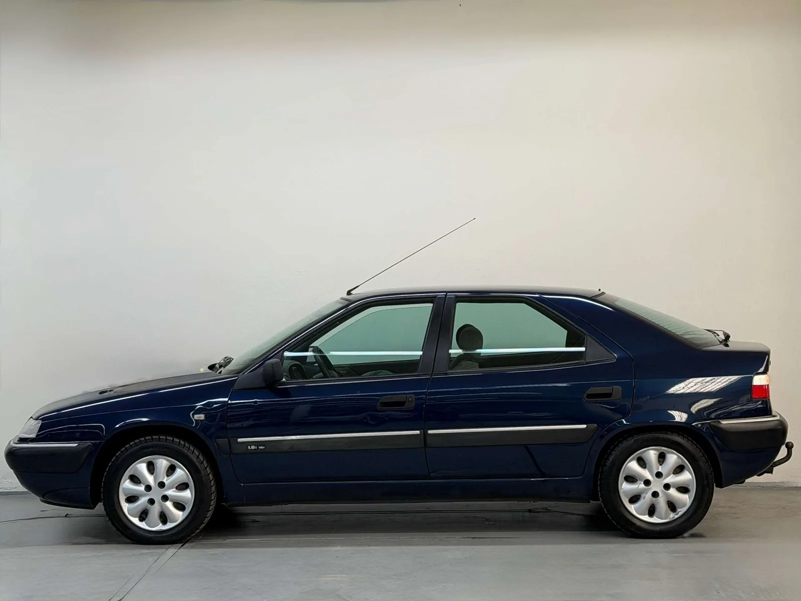 Citroën Xantia Activa bordeaux de trois quarts avant