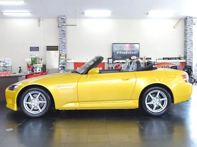 Jaune