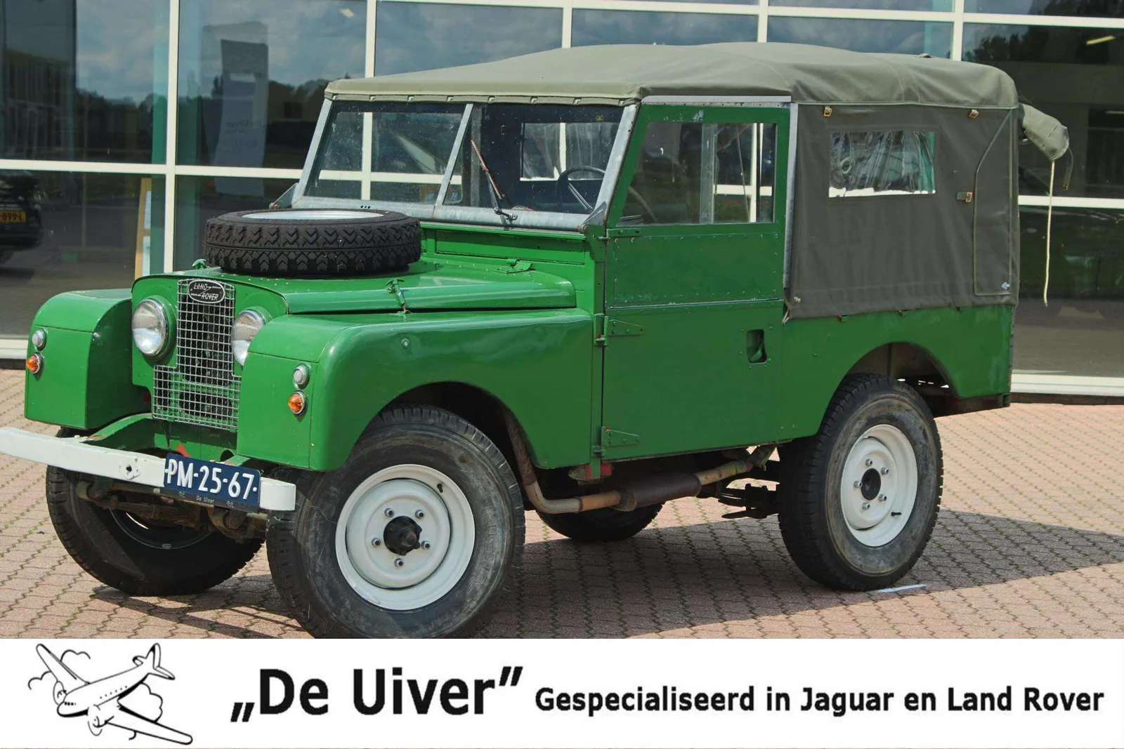 Land Rover Series 88 de trois quarts avant