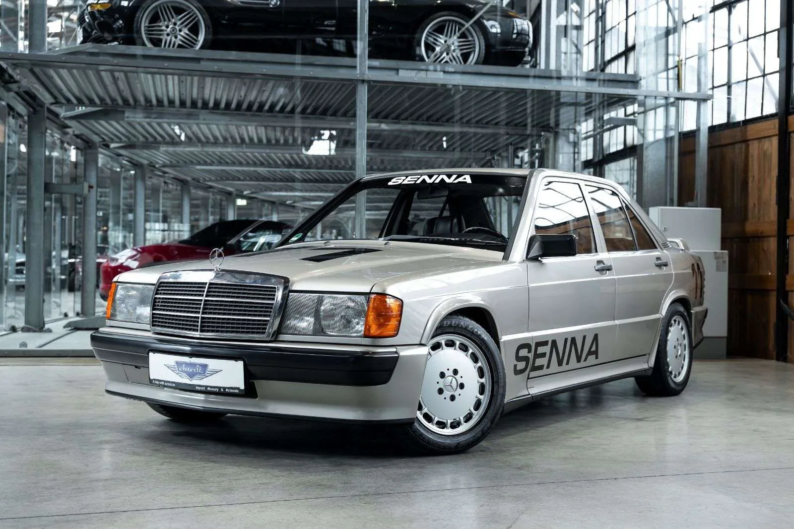 Mercedes-Benz 190E 2.3-16 W201 anthracite de trois quarts avant