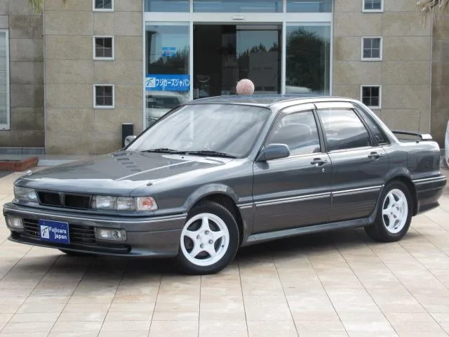 Mitsubishi Galant VR-4 berline de trois quarts avant