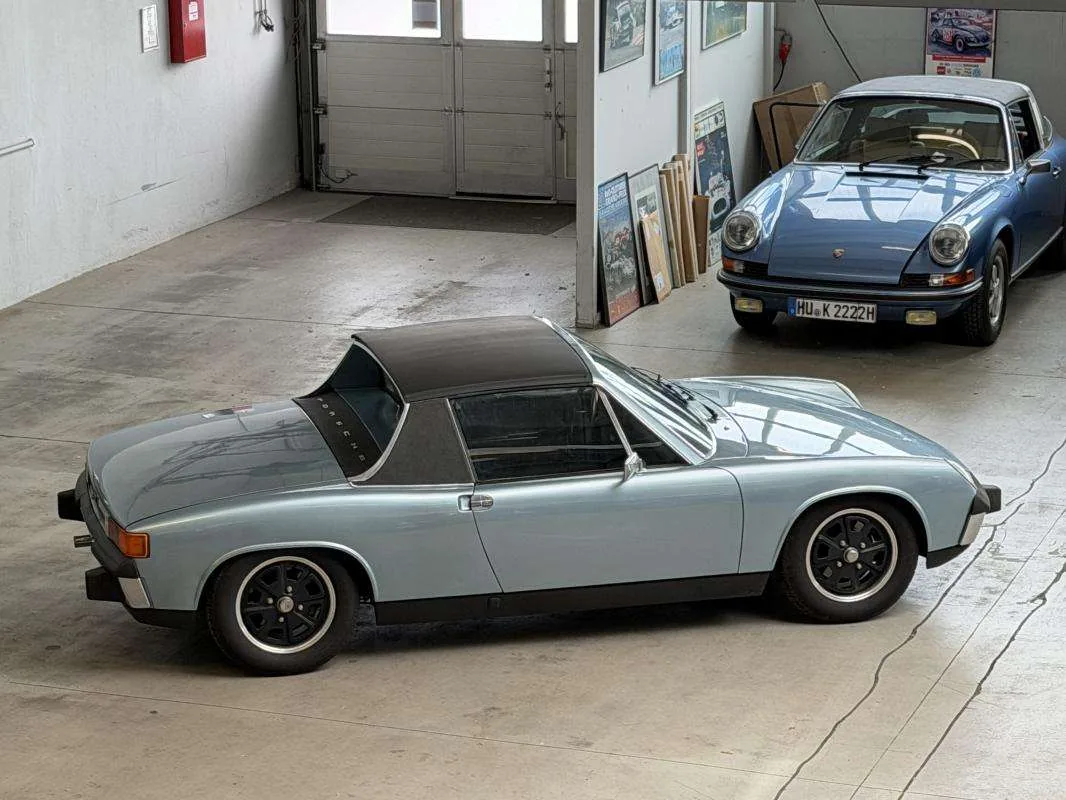 Porsche 914 orange de trois quarts avant
